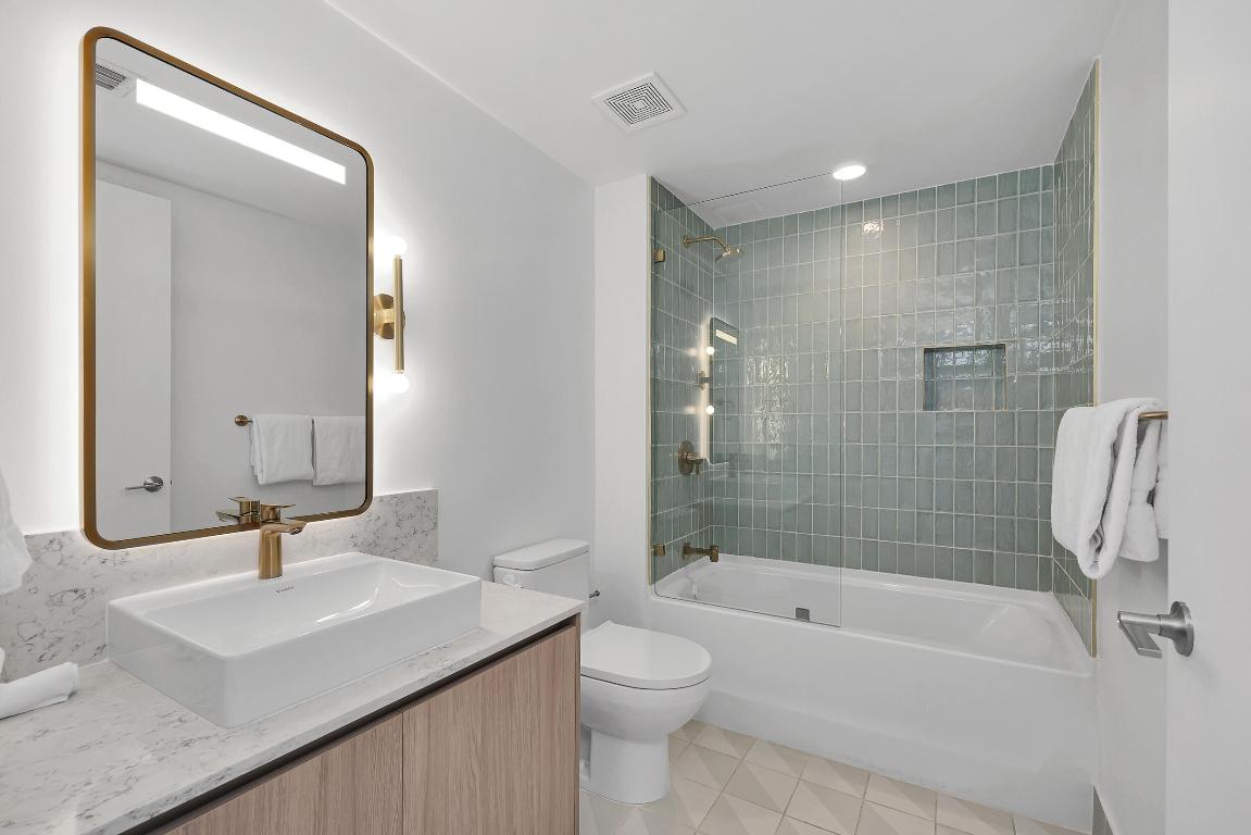 601 NE 1st Avenue 3315