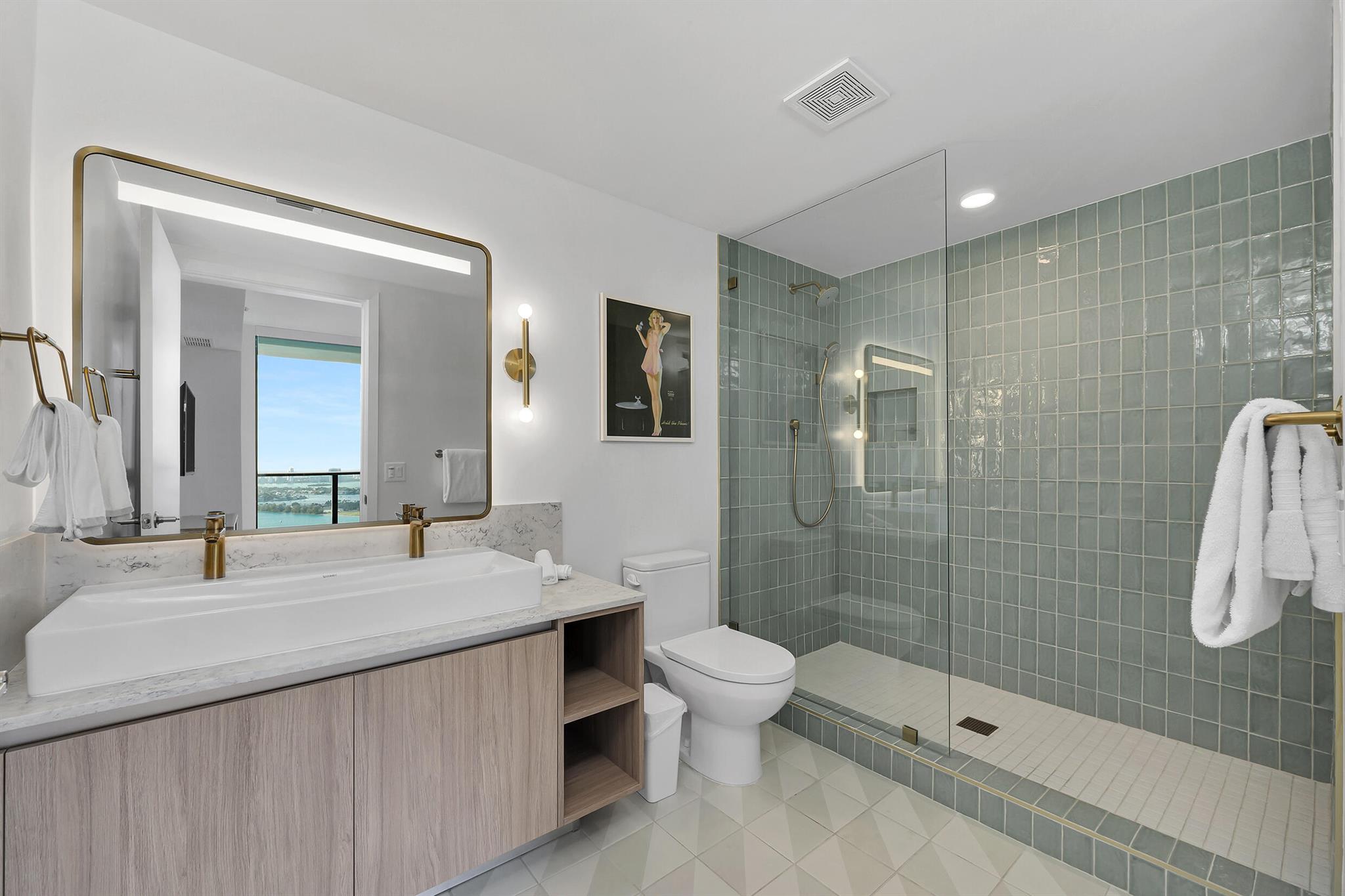 601 NE 1st Avenue 3315