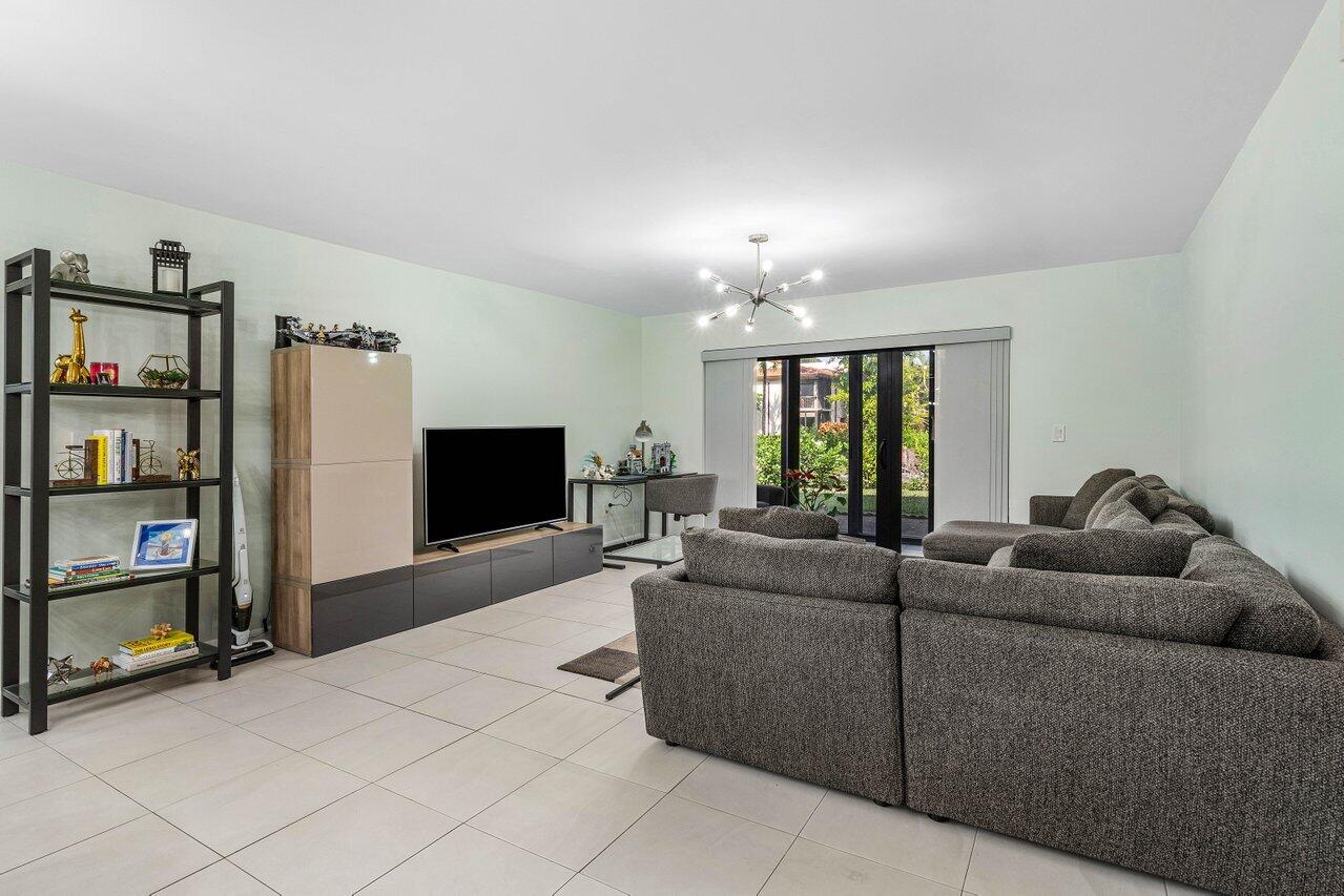 8427 Cypress Lane 10a