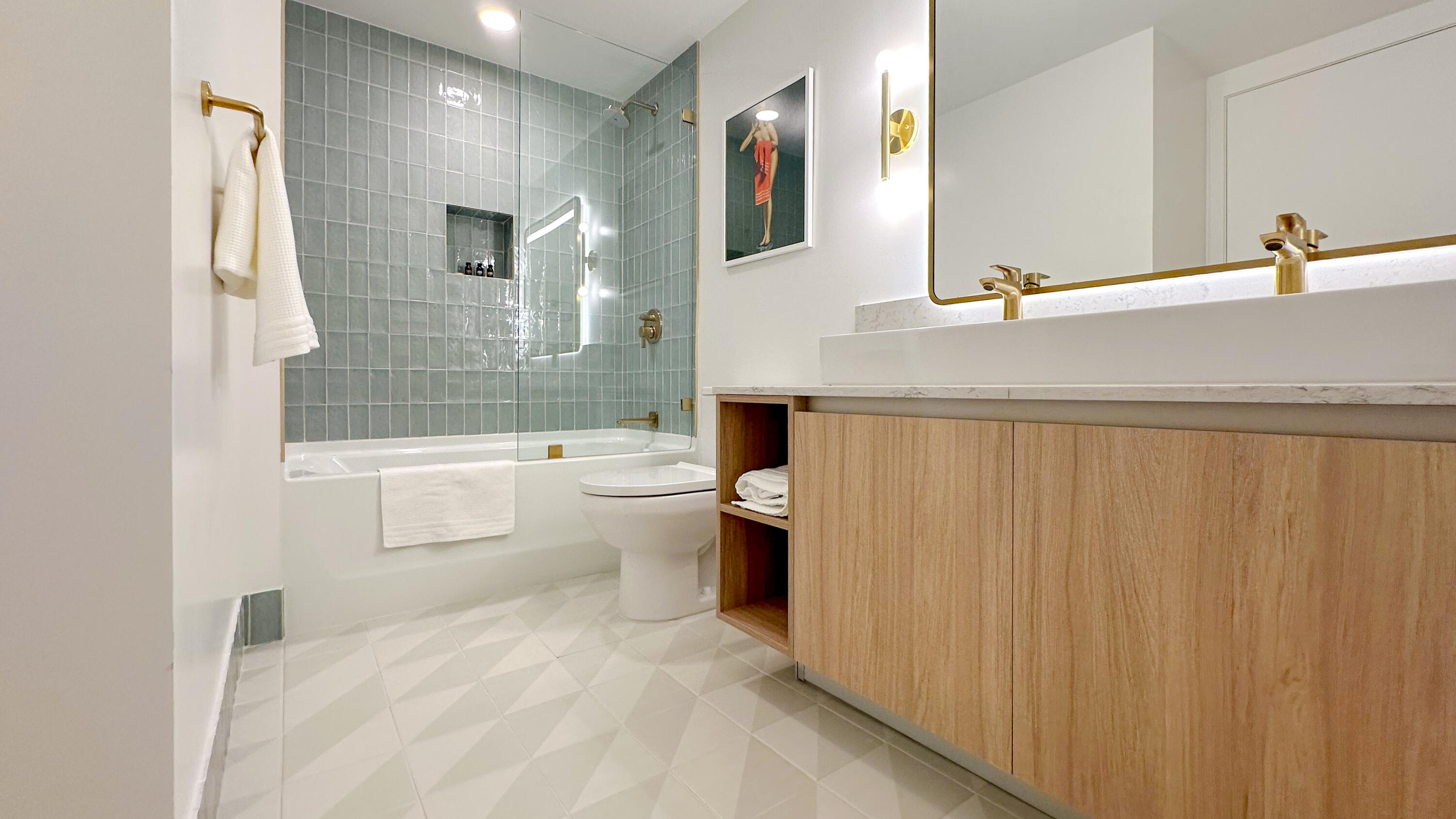 601 NE 1st Beach 2906