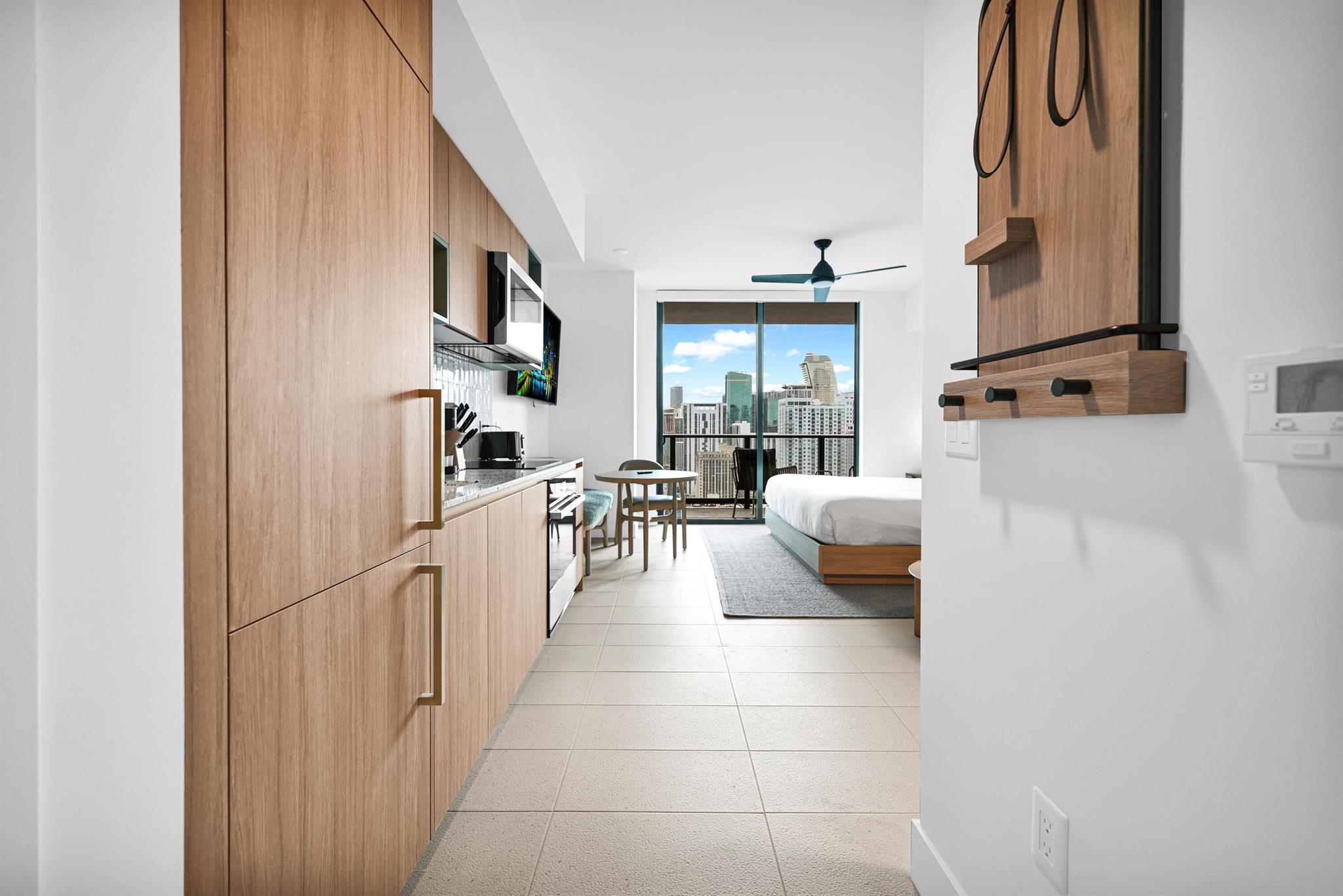 601 NE 1st Beach 2906