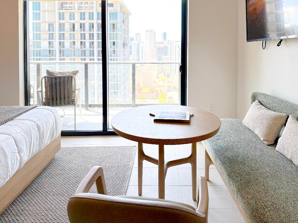 601 NE 1st Beach 2906