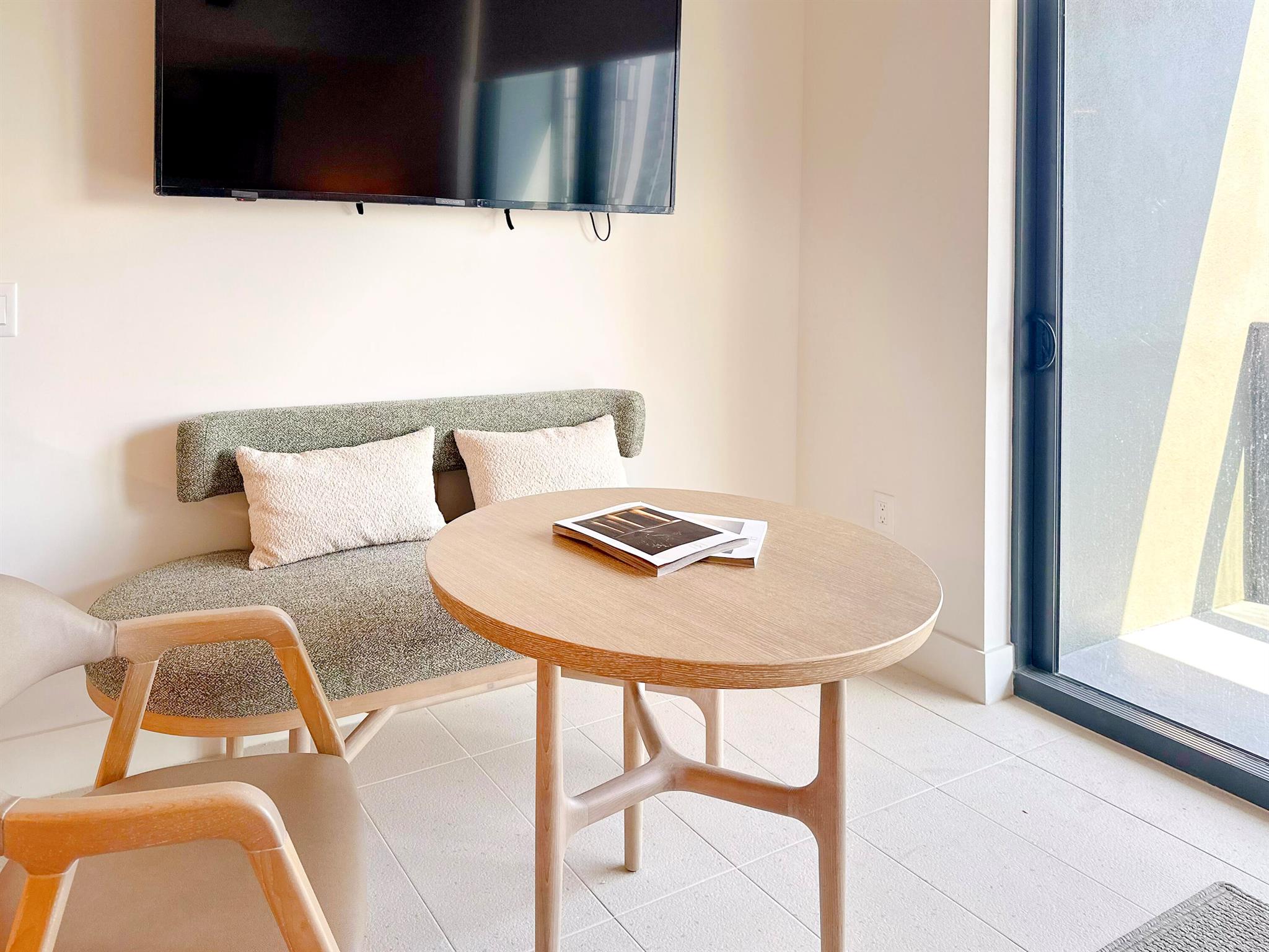 601 NE 1st Beach 2906