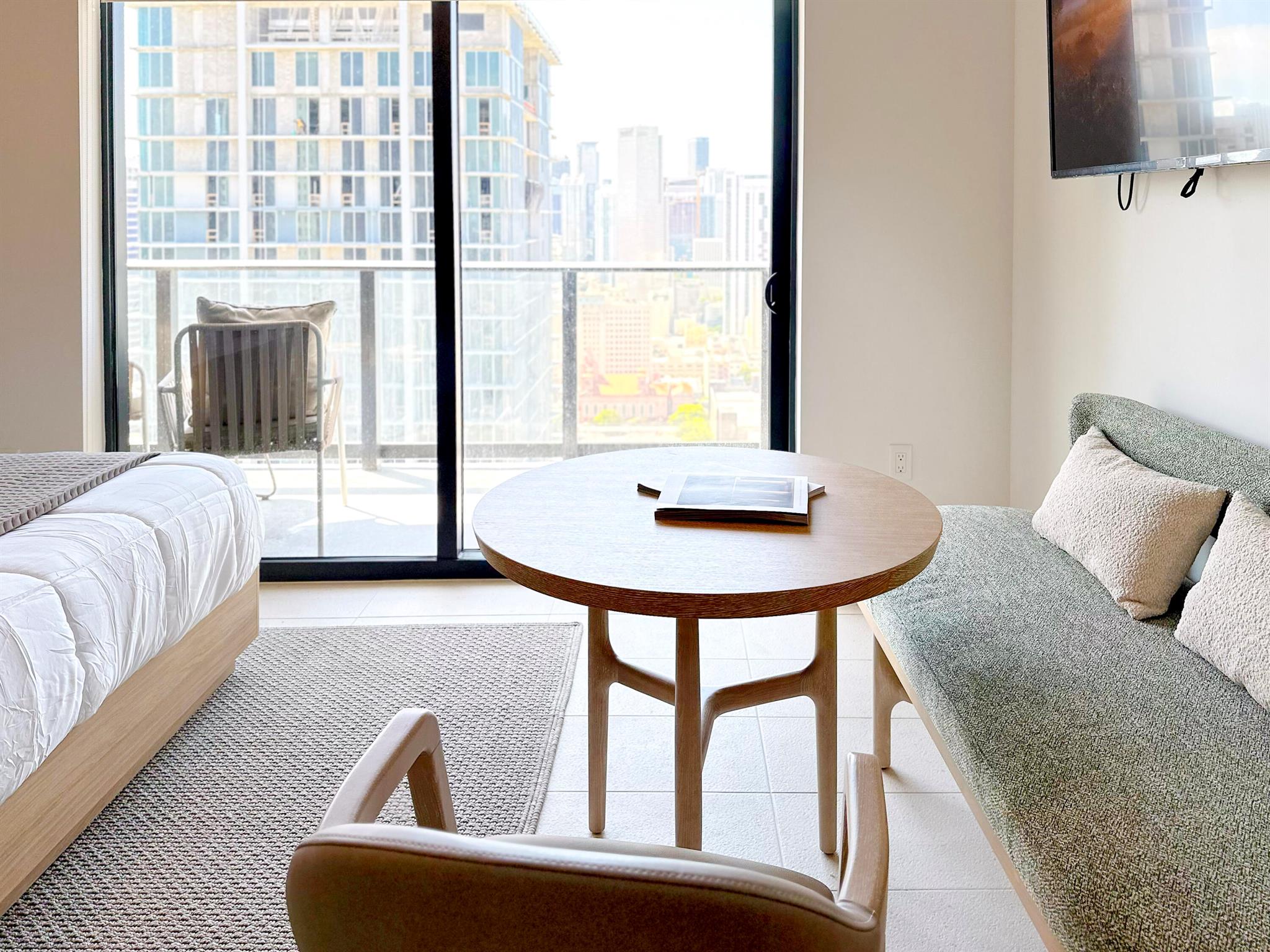 601 NE 1st Beach 2906