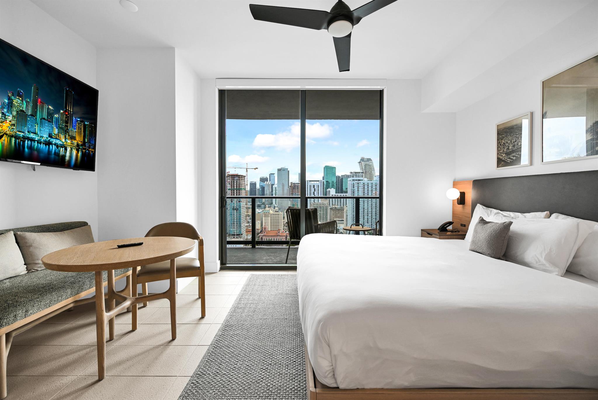 601 NE 1st Beach 2906