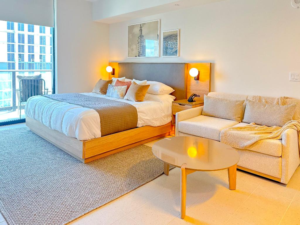 601 NE 1st Beach 2906