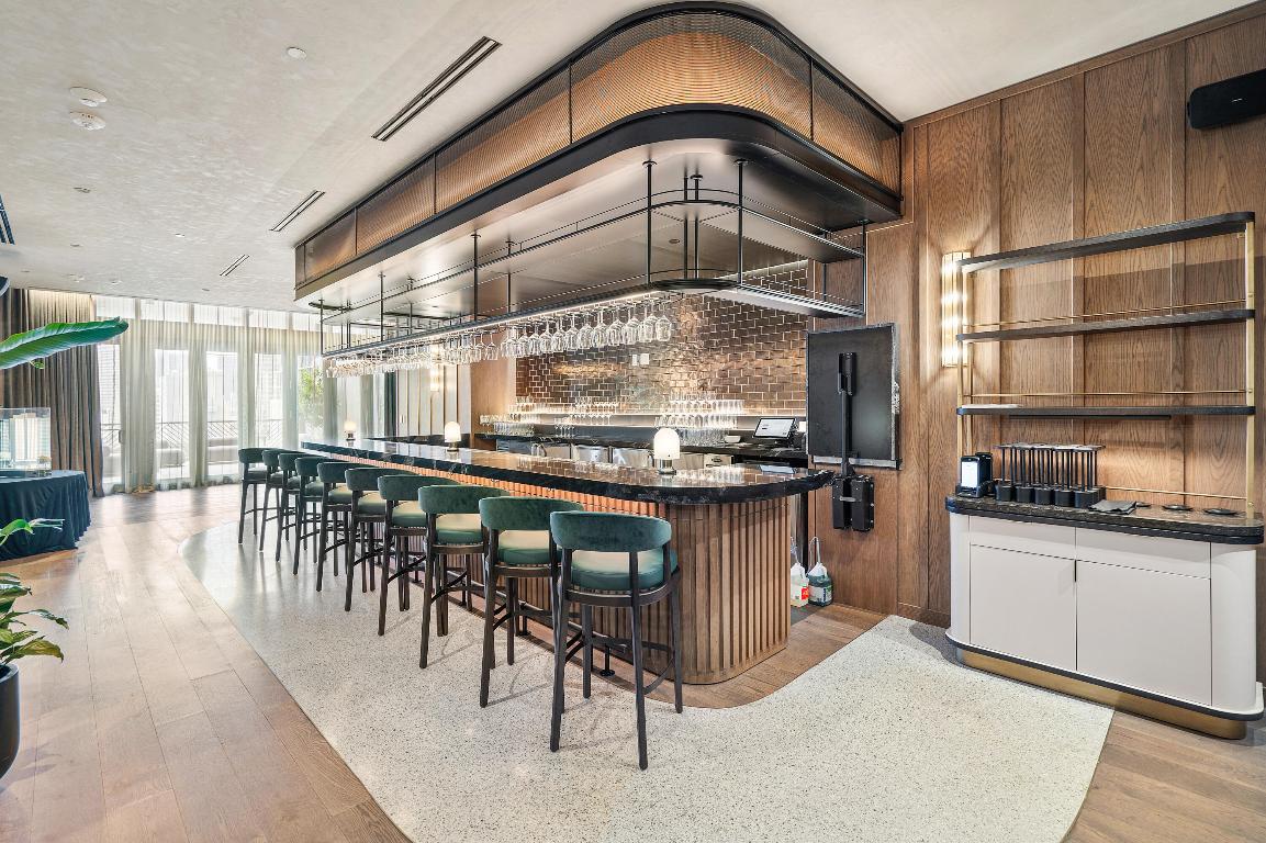 601 NE 1st Beach 2906