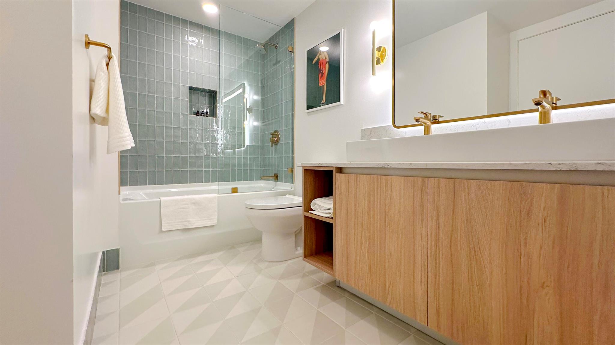 601 NE 1st Beach 2906