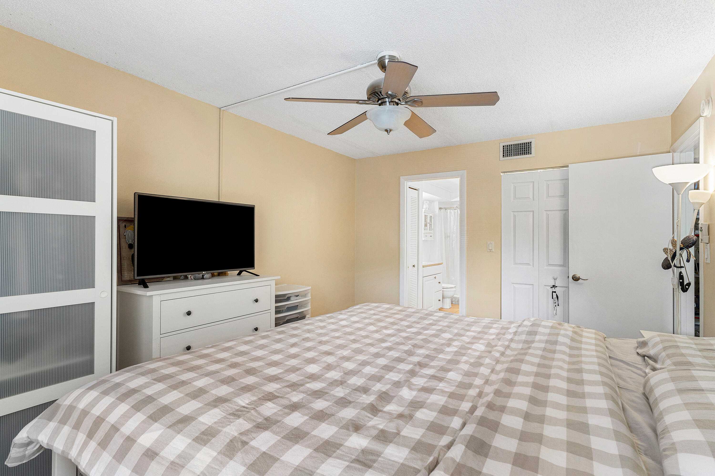 470 NW 20th Street 2110