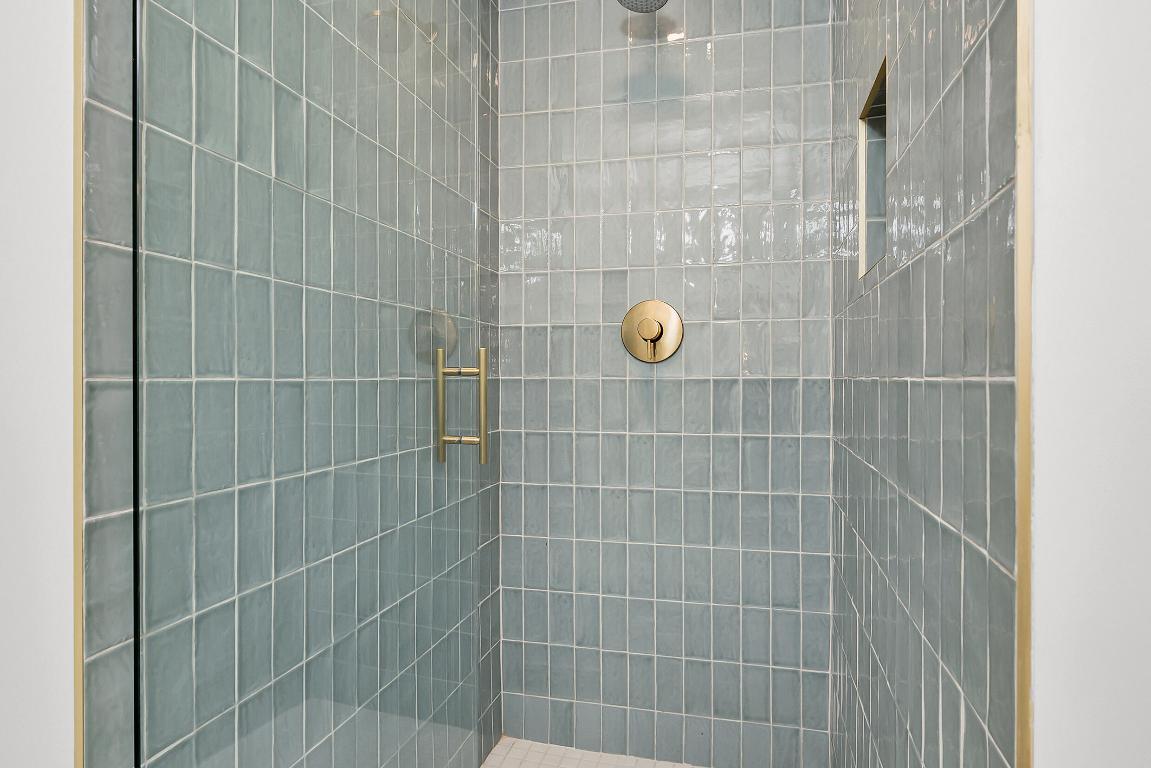 601 NE 1st Avenue 3905