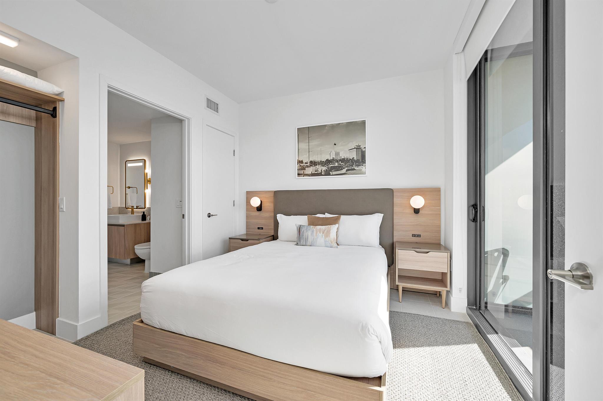 601 NE 1st Avenue 3905