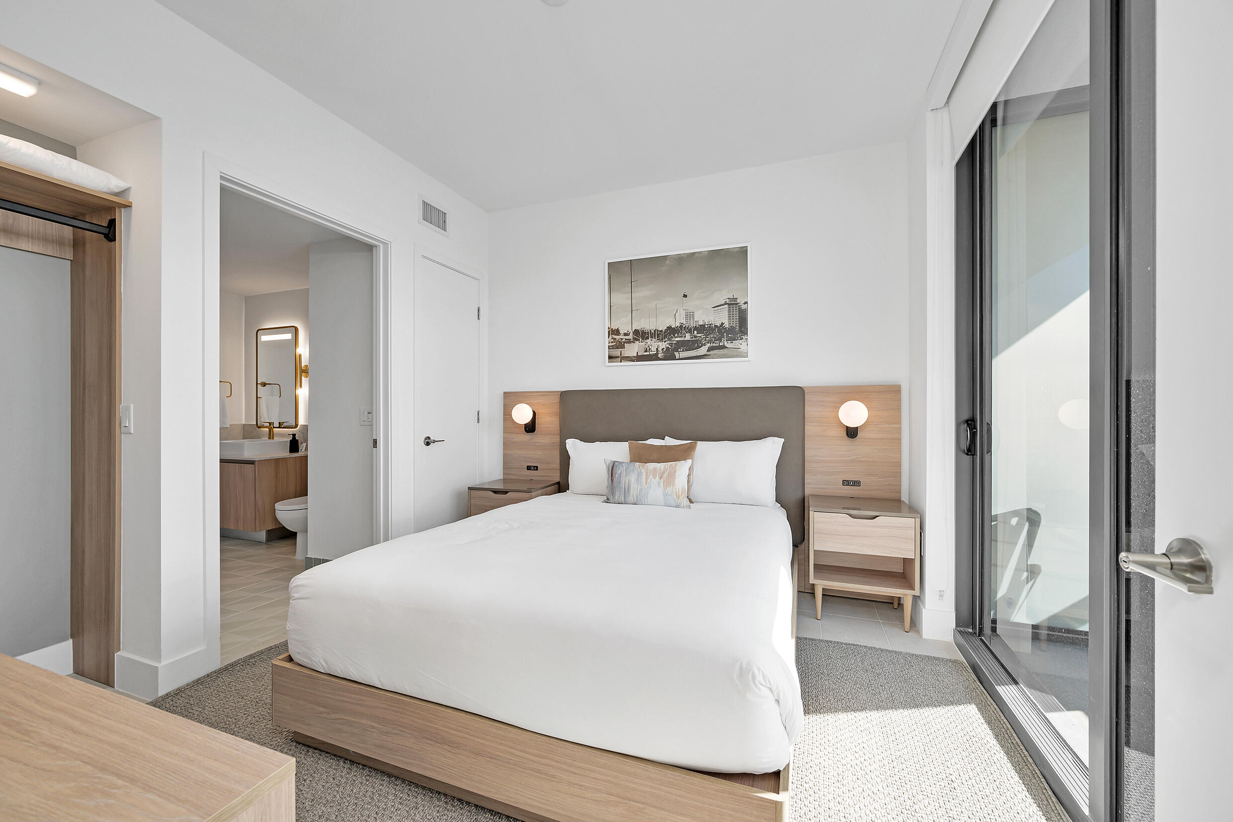 601 NE 1st Avenue 3905