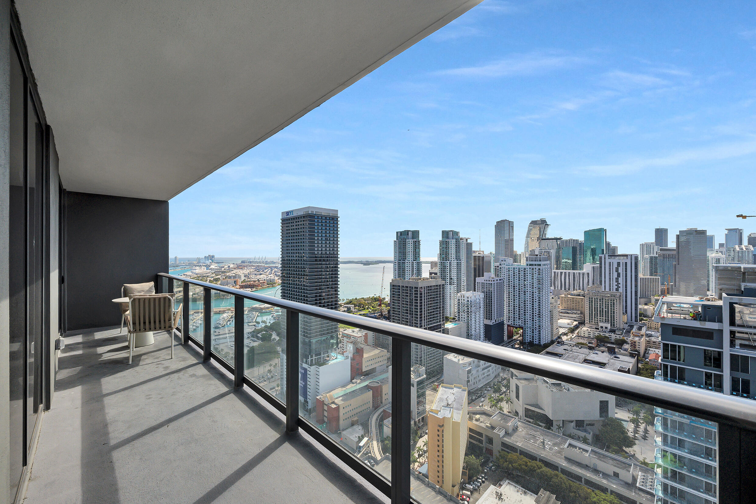 601 NE 1st Avenue 3905