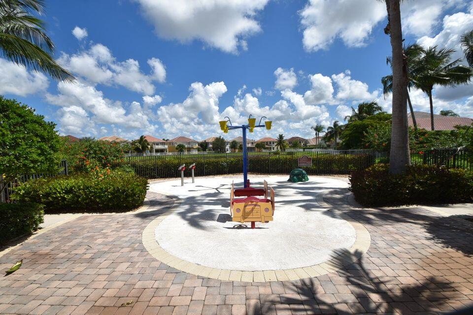 8800 Cobblestone Point Circle