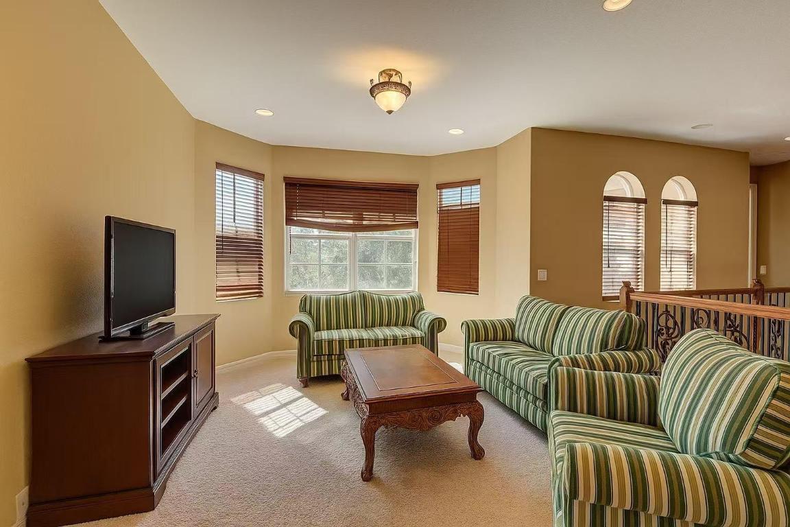 8800 Cobblestone Point Circle