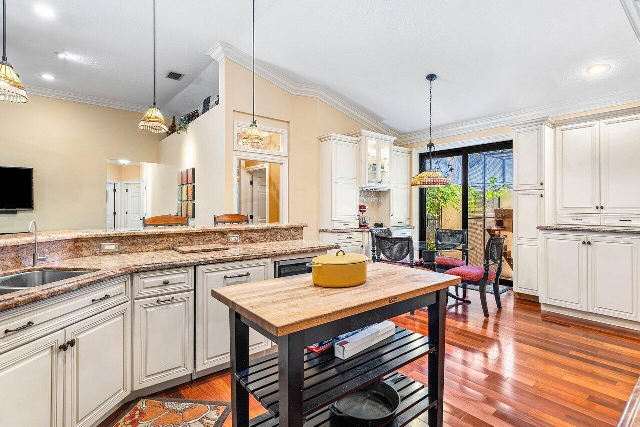 2455 Hampton Bridge Road