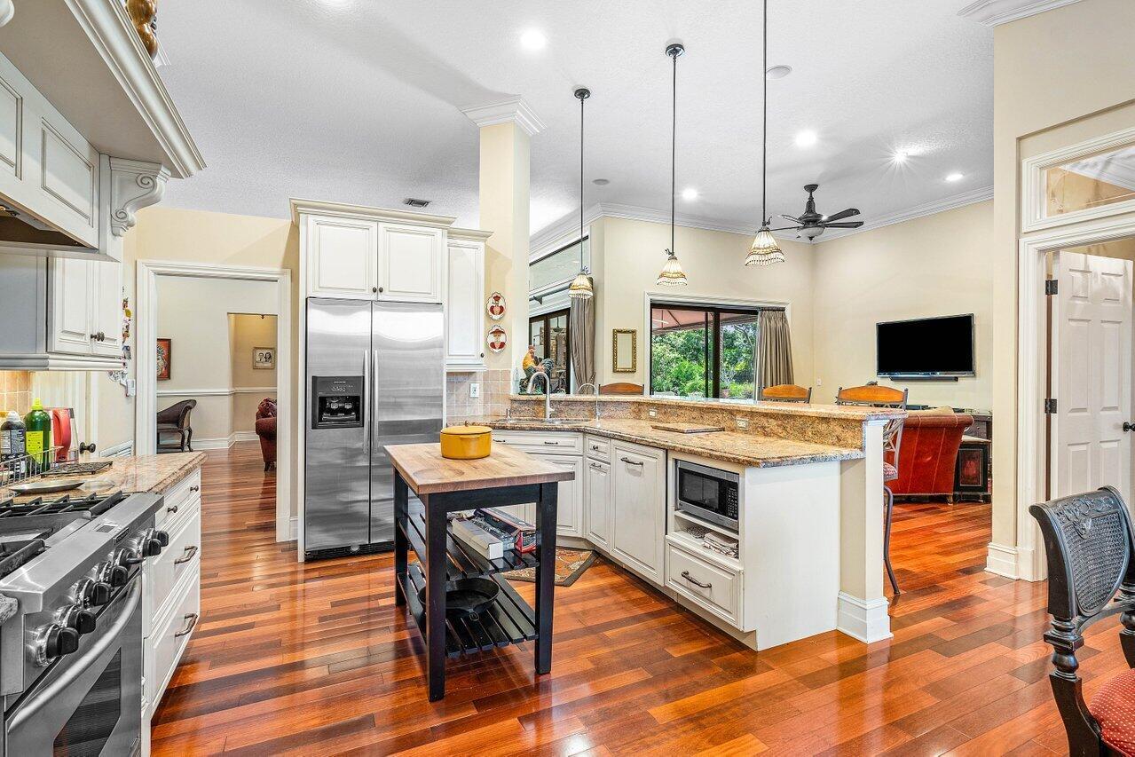 2455 Hampton Bridge Road