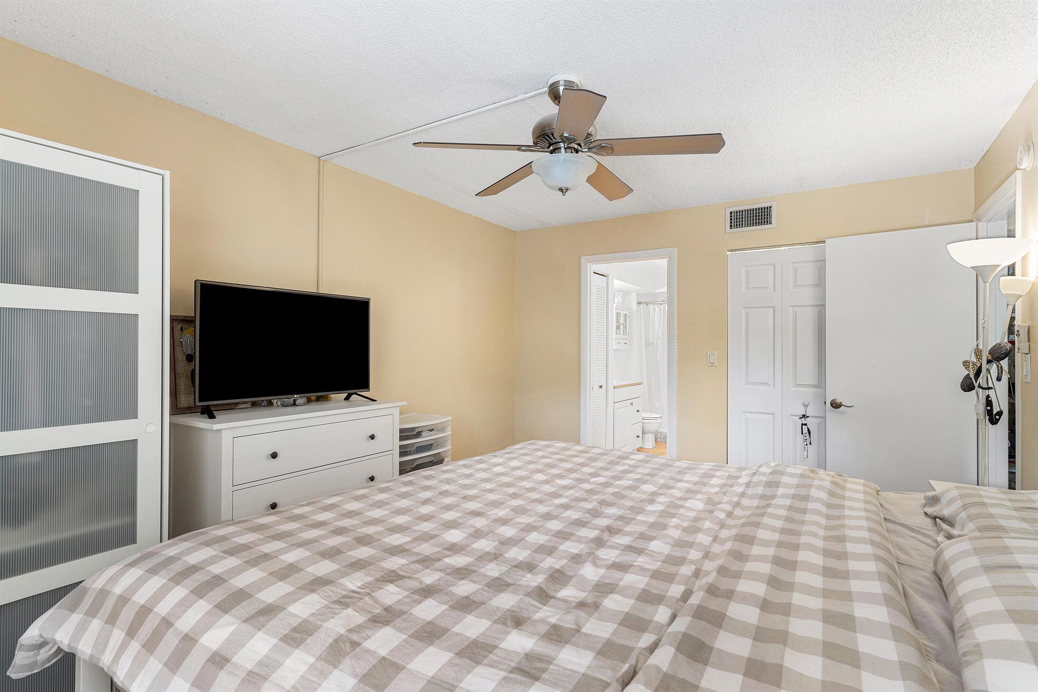 470 NW 20th Street 2110