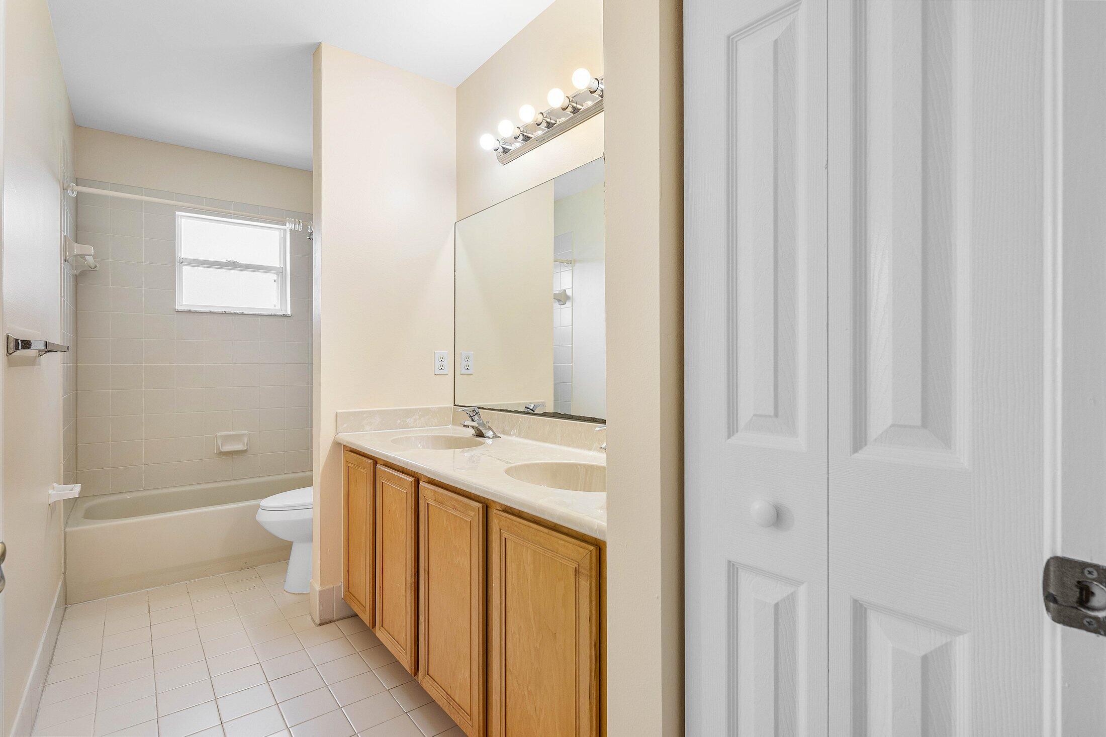 1559 Westchester Avenue