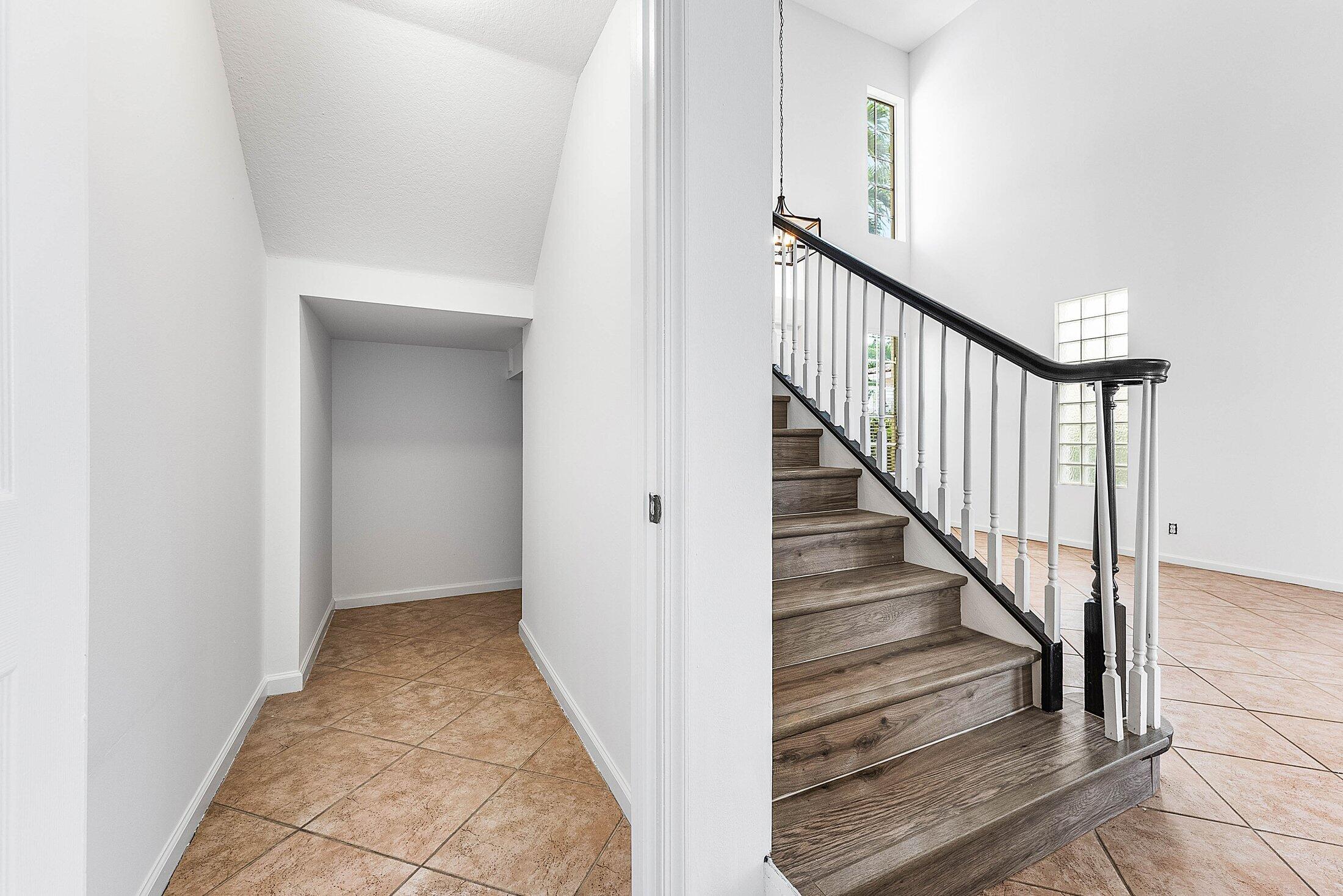 9724 Vineyard Court