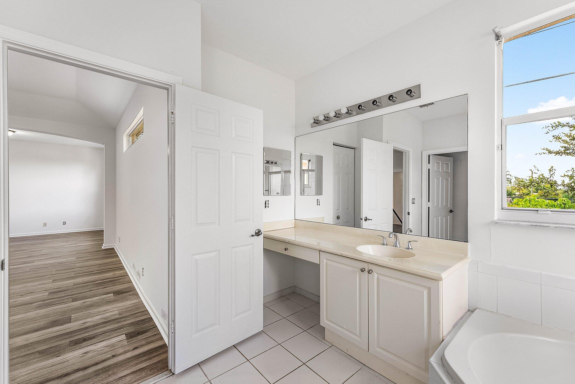 9724 Vineyard Court