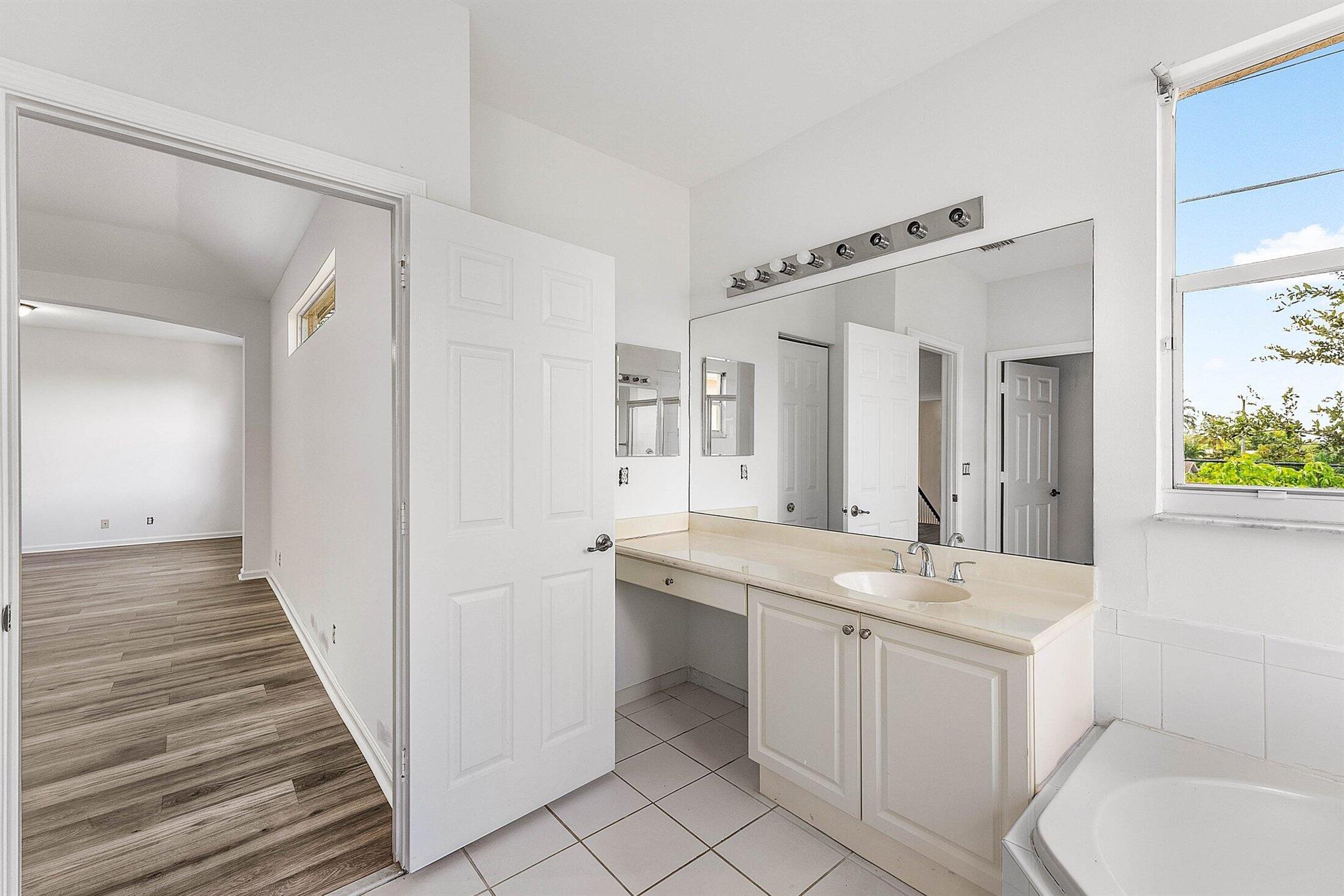 9724 Vineyard Court