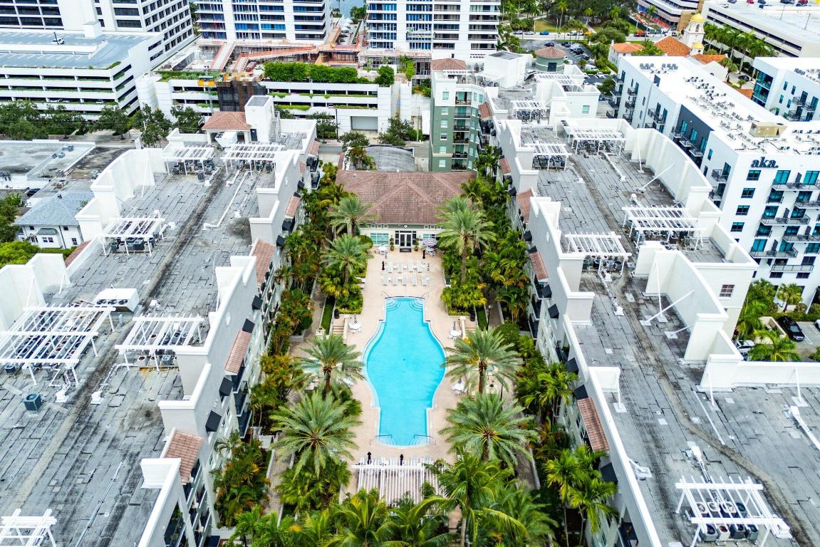 600 S Dixie Highway 735