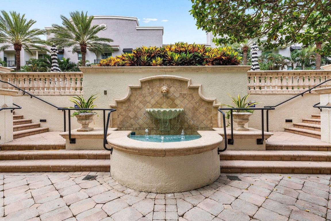 600 S Dixie Highway 735