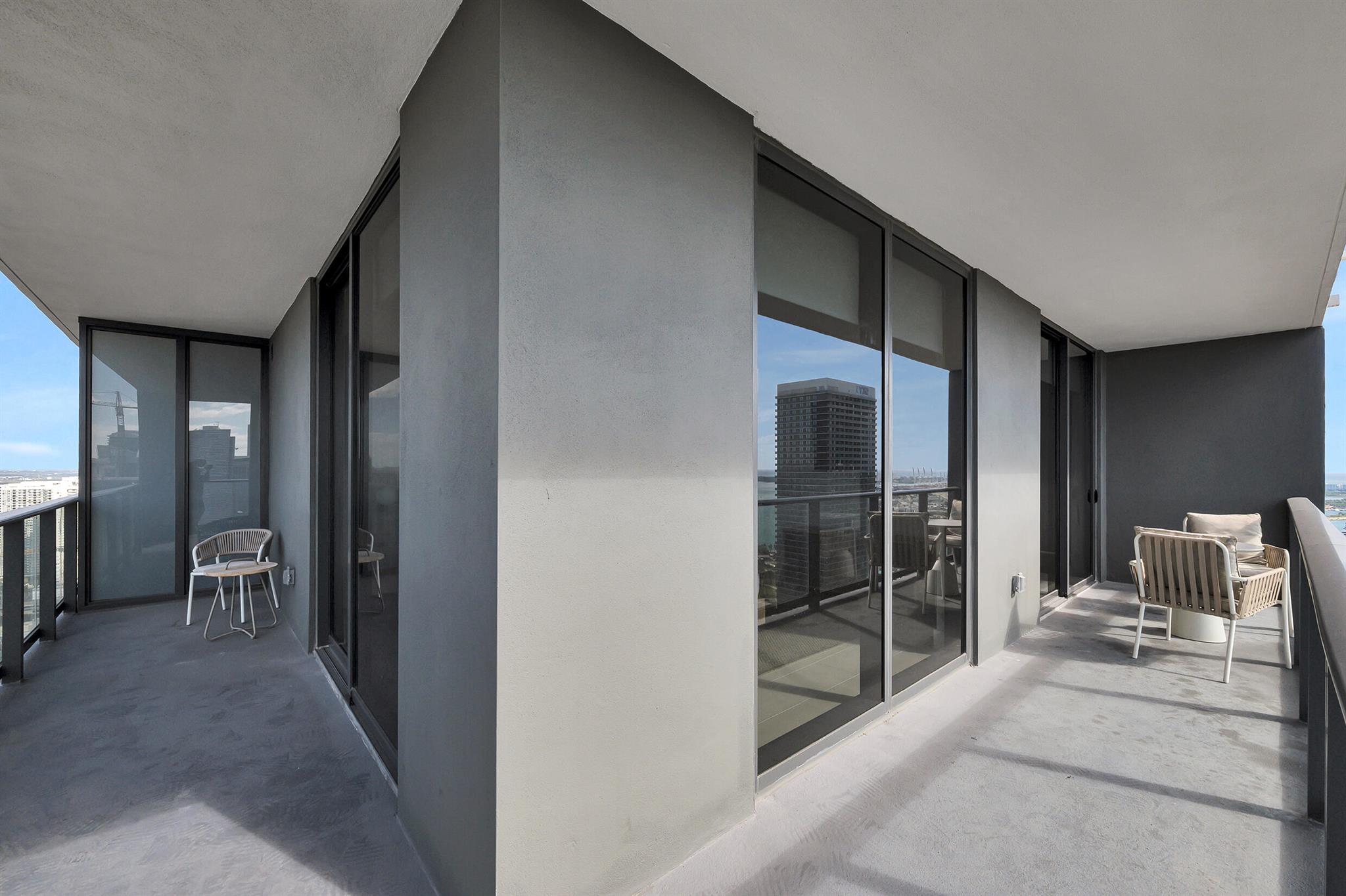 601 NE 1st Avenue NE 3905