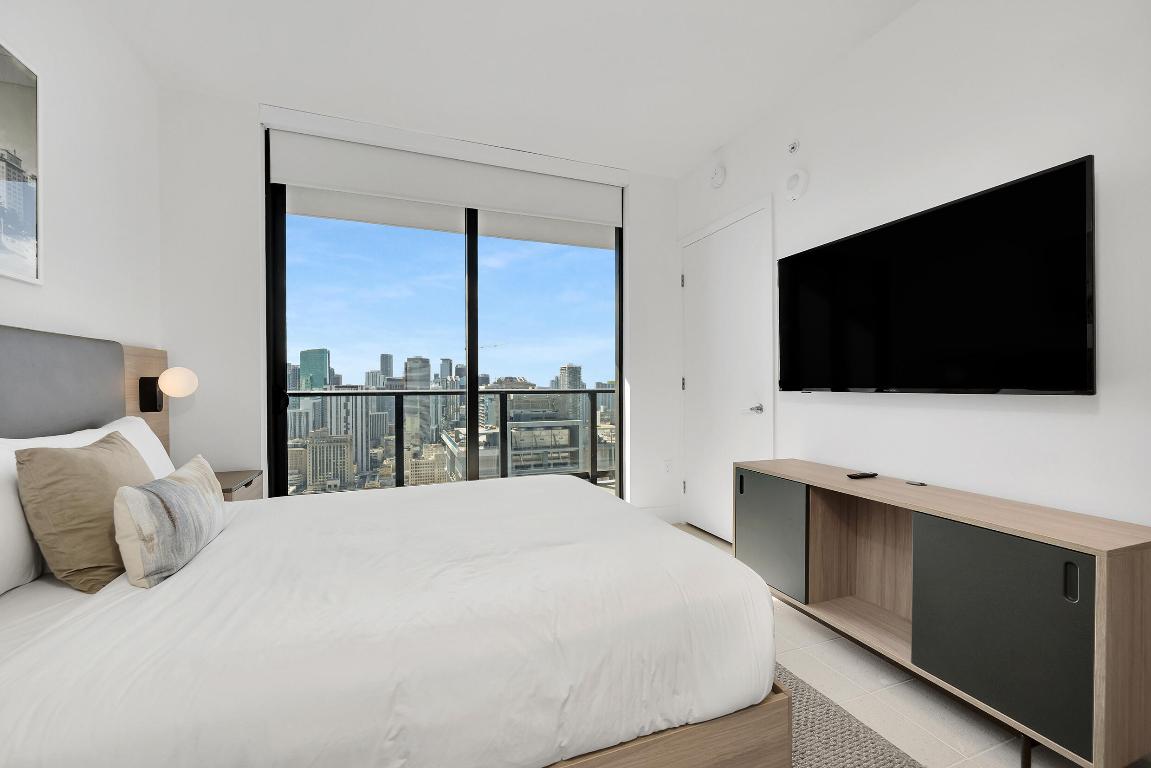 601 NE 1st Avenue NE 3905