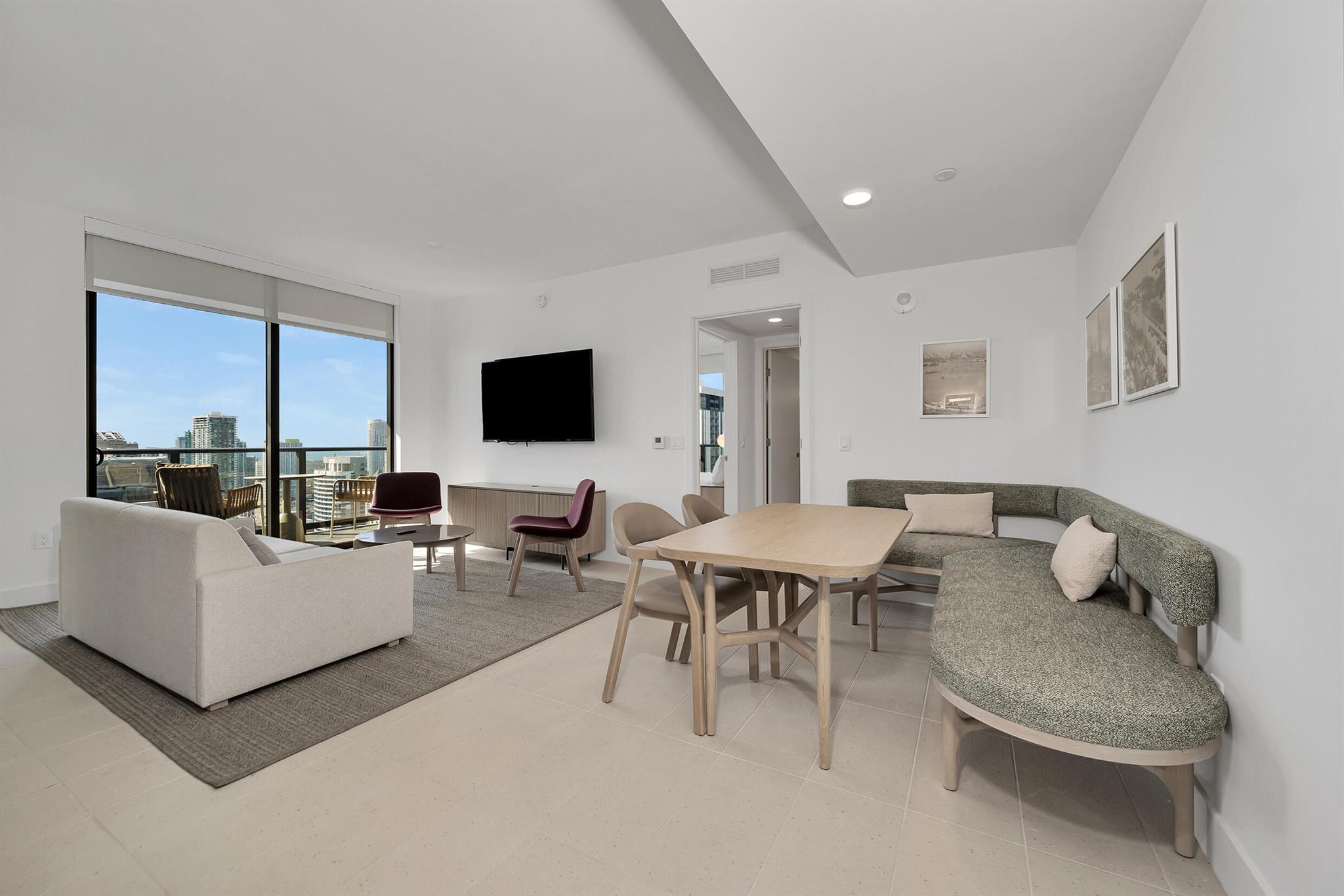 601 NE 1st Avenue NE 3905