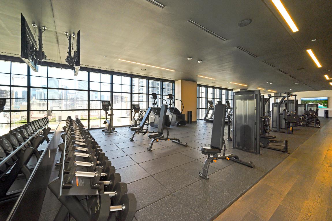 601 NE 1st Avenue NE 3905