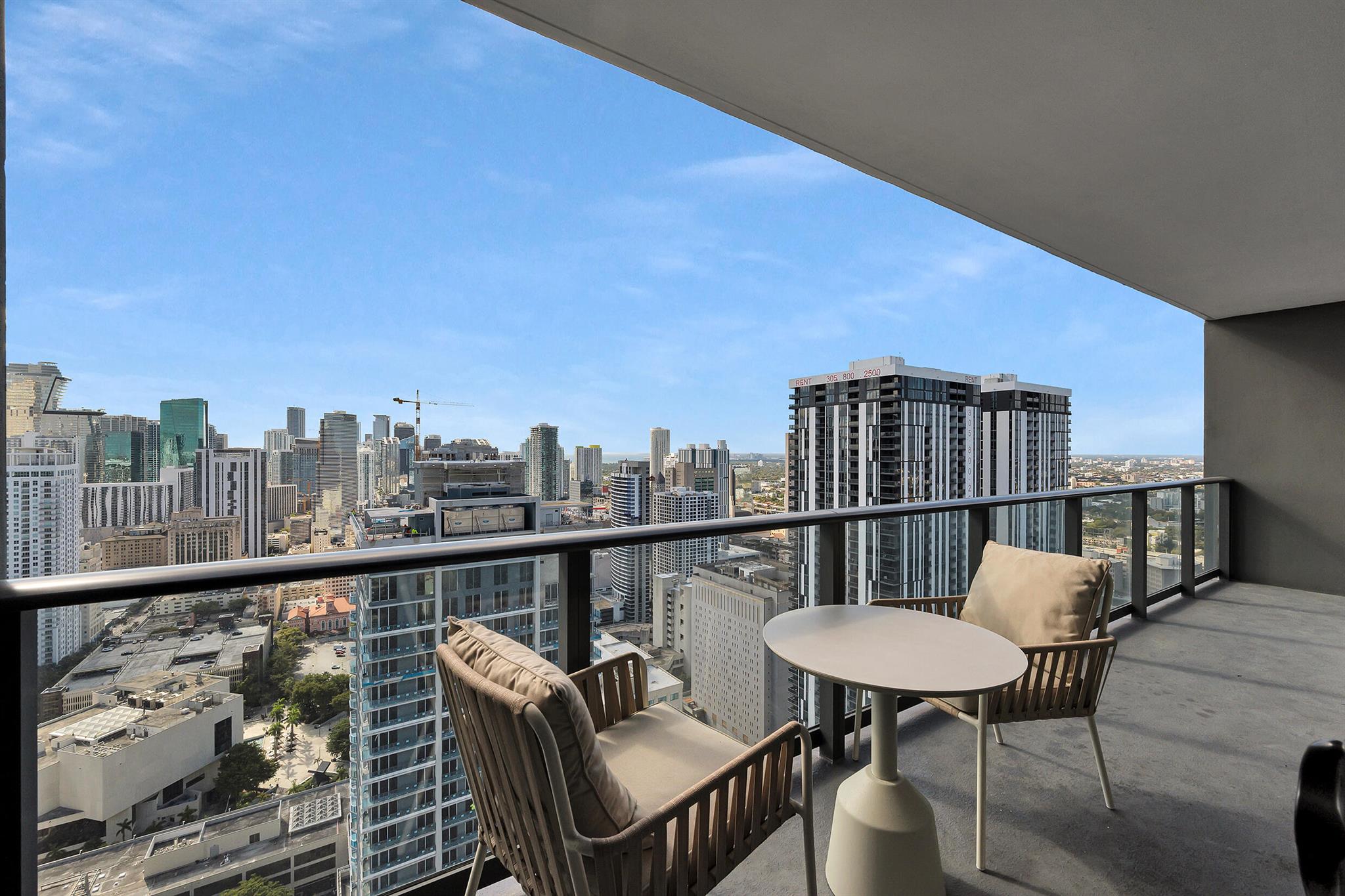 601 NE 1st Avenue NE 3905