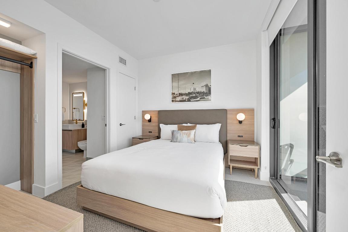 601 NE 1st Avenue NE 3905