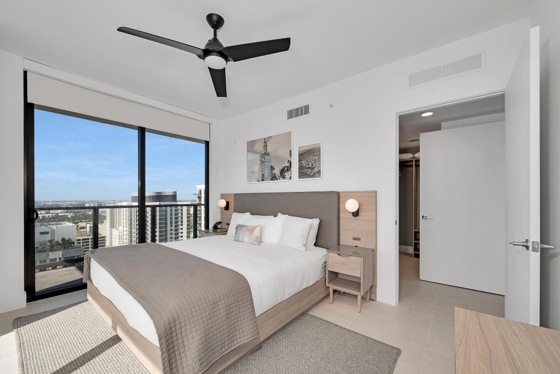 601 NE 1st Avenue NE 3905