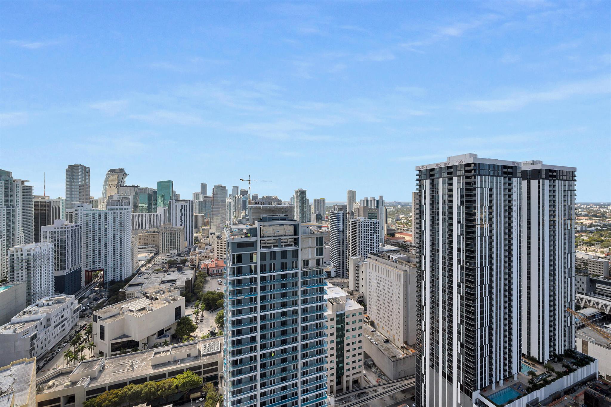 601 NE 1st Avenue NE 3905