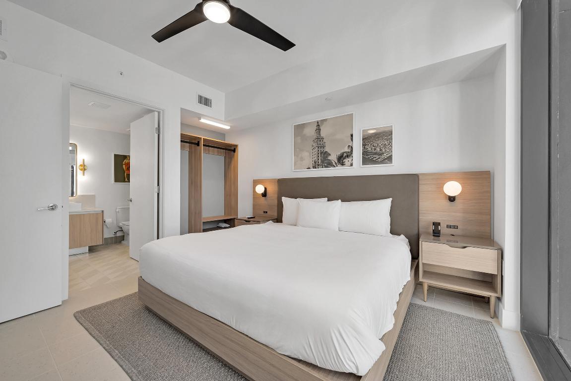 601 NE 1st Avenue 3809