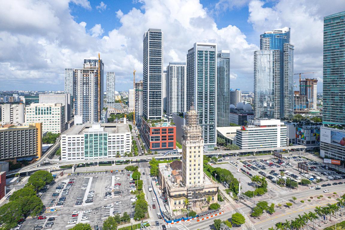 601 NE 1st Avenue 3809