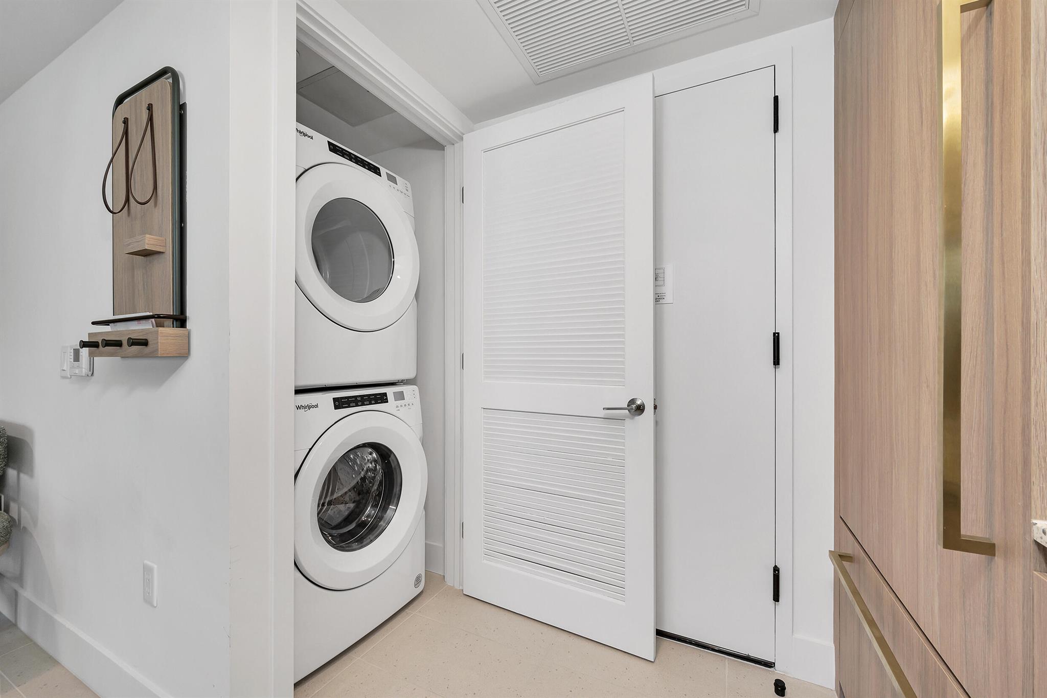 601 NE 1st Avenue 3809