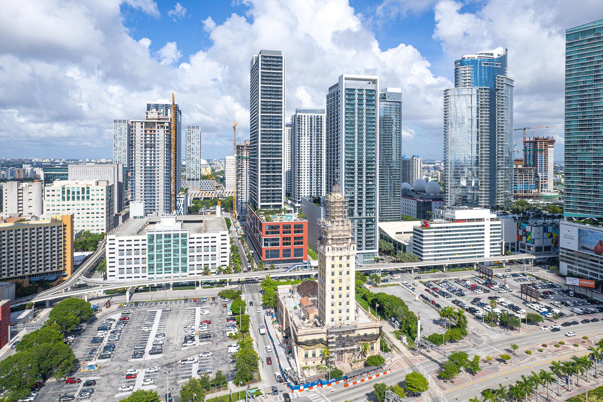 601 NE 1st Avenue 3809