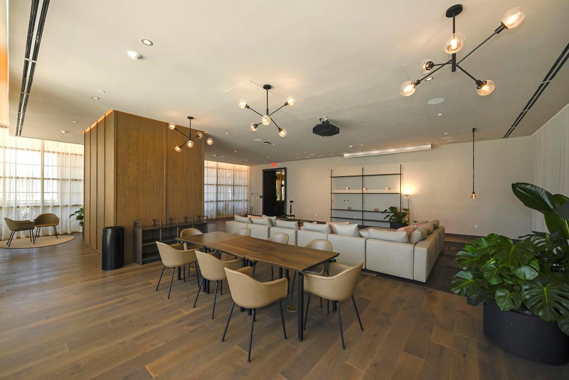 601 NE 1st Avenue 3809