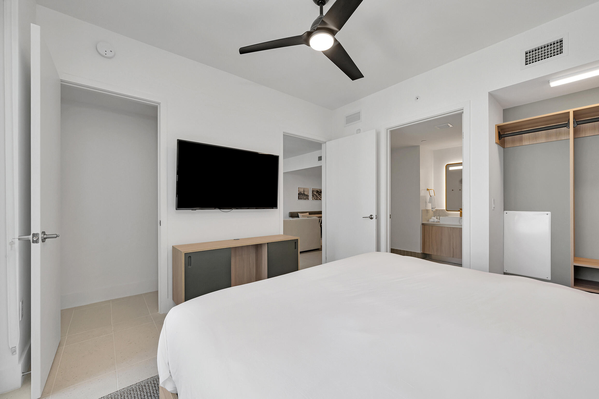 601 NE 1st Avenue 3809