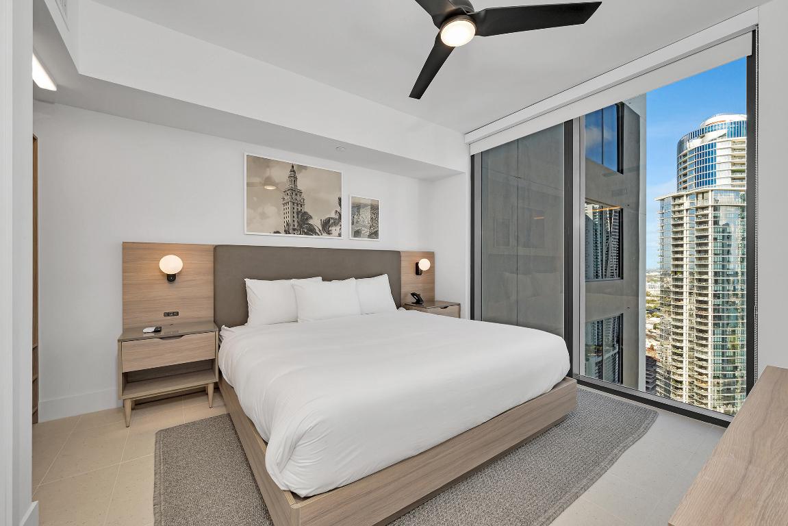 601 NE 1st Avenue 3809