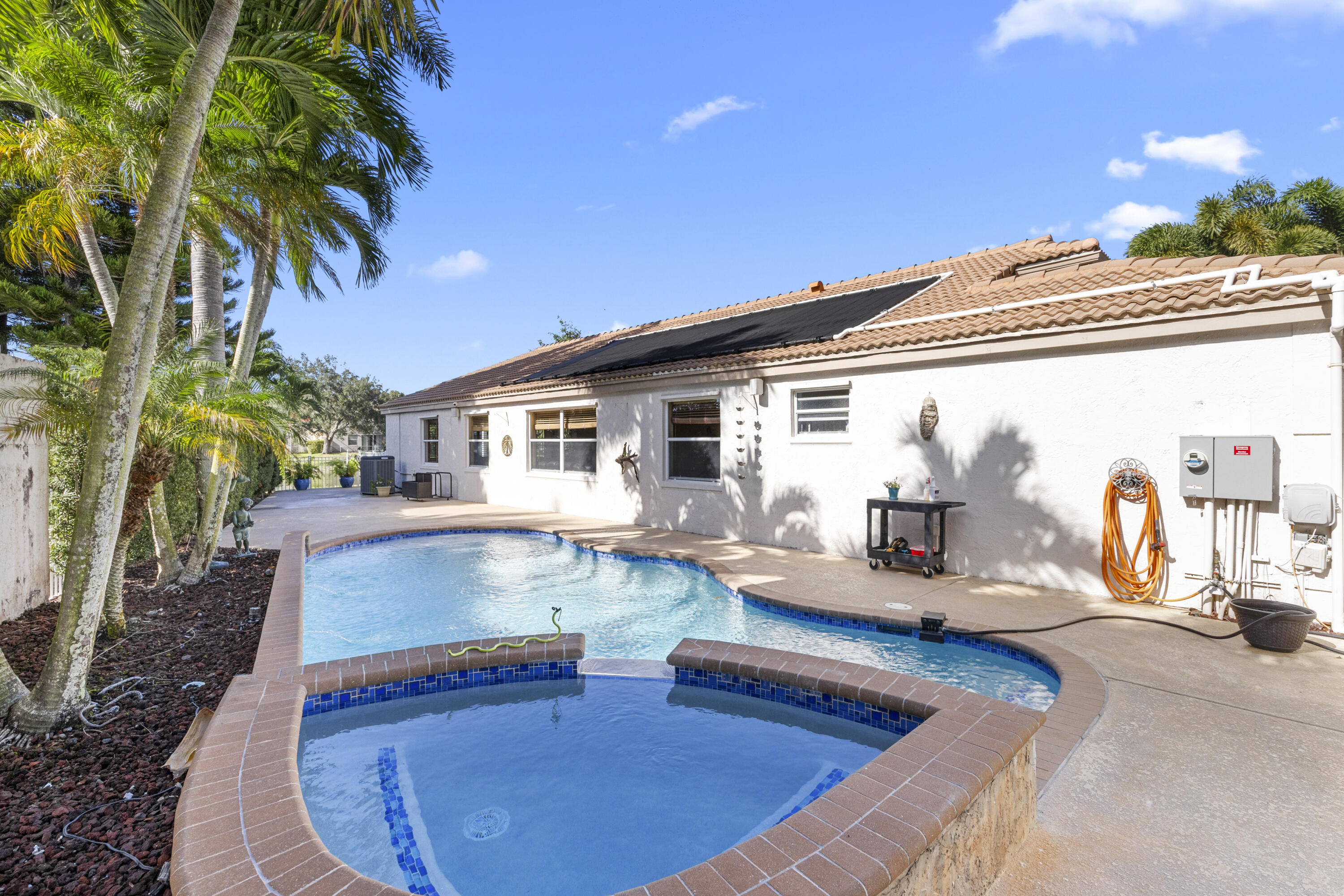 6595 Waverly Lane