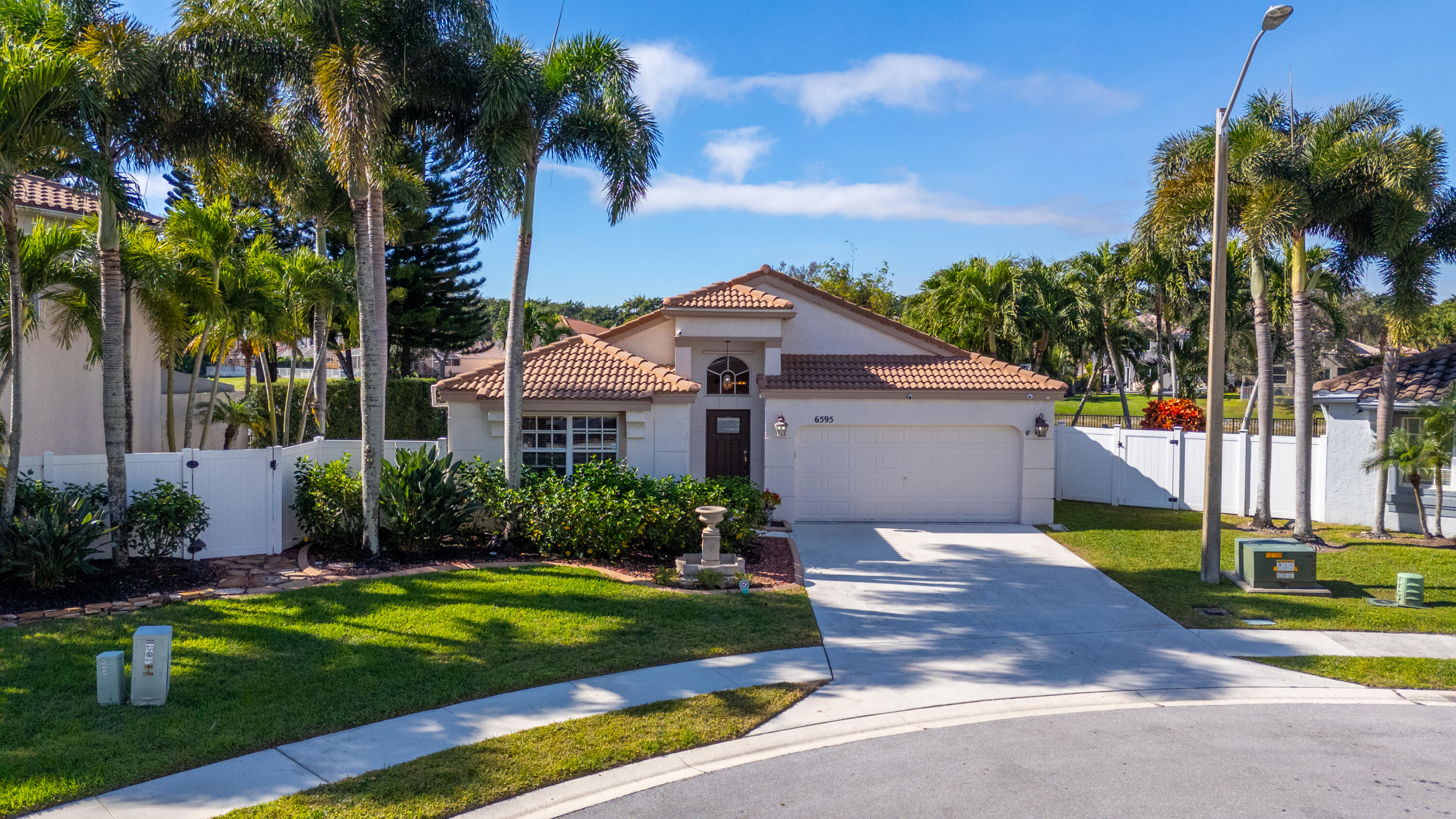 6595 Waverly Lane