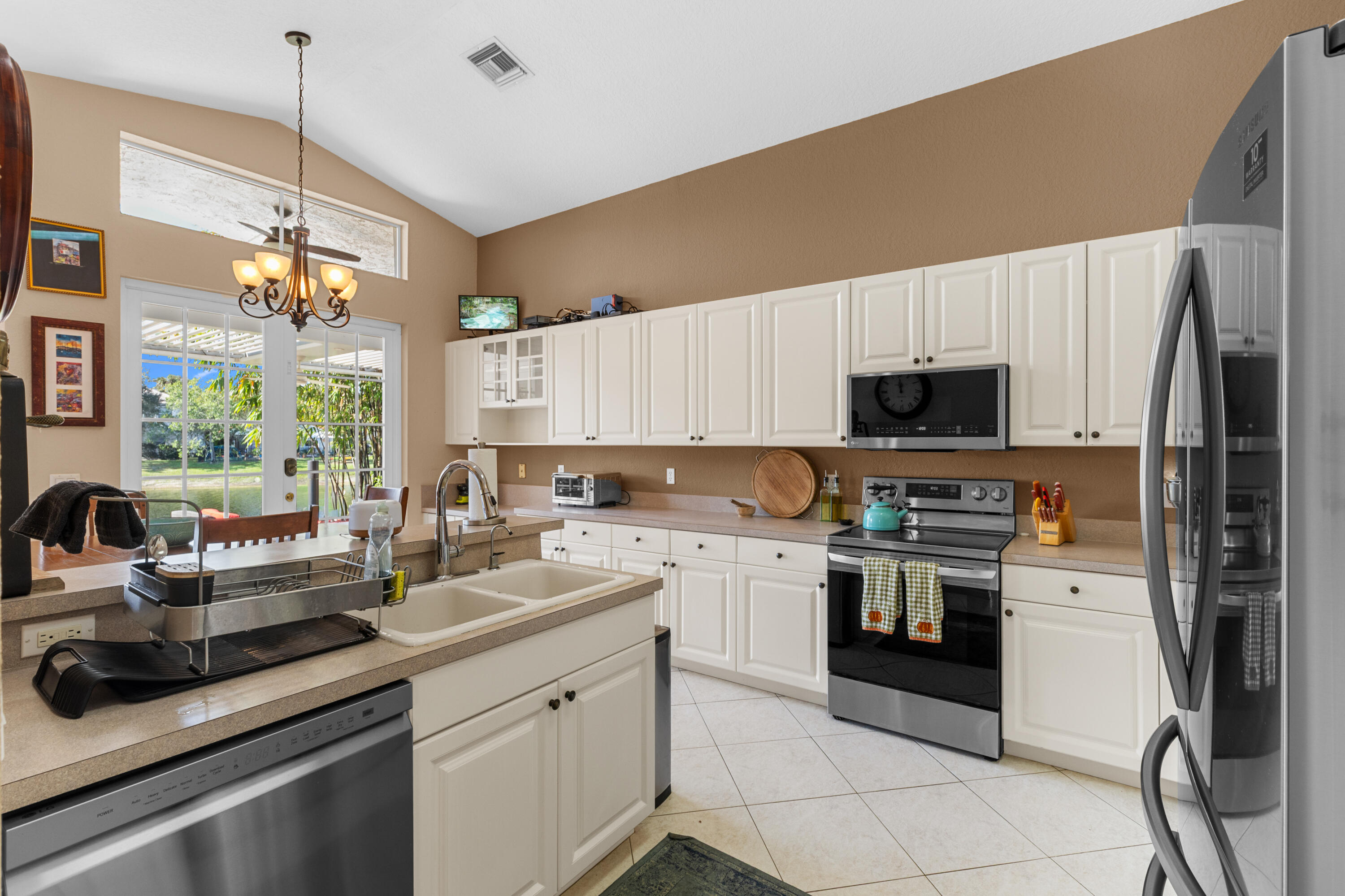 6595 Waverly Lane