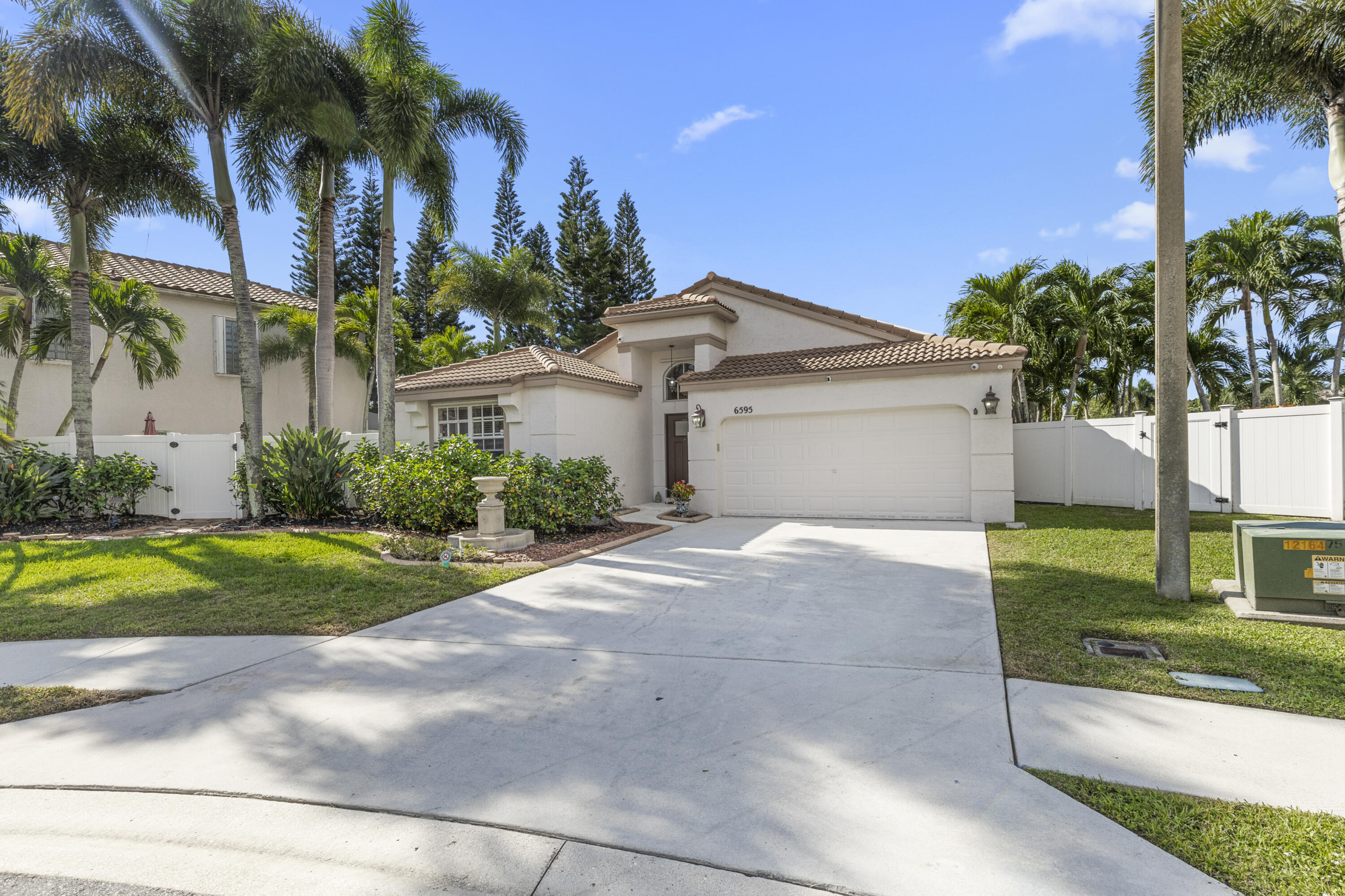 6595 Waverly Lane