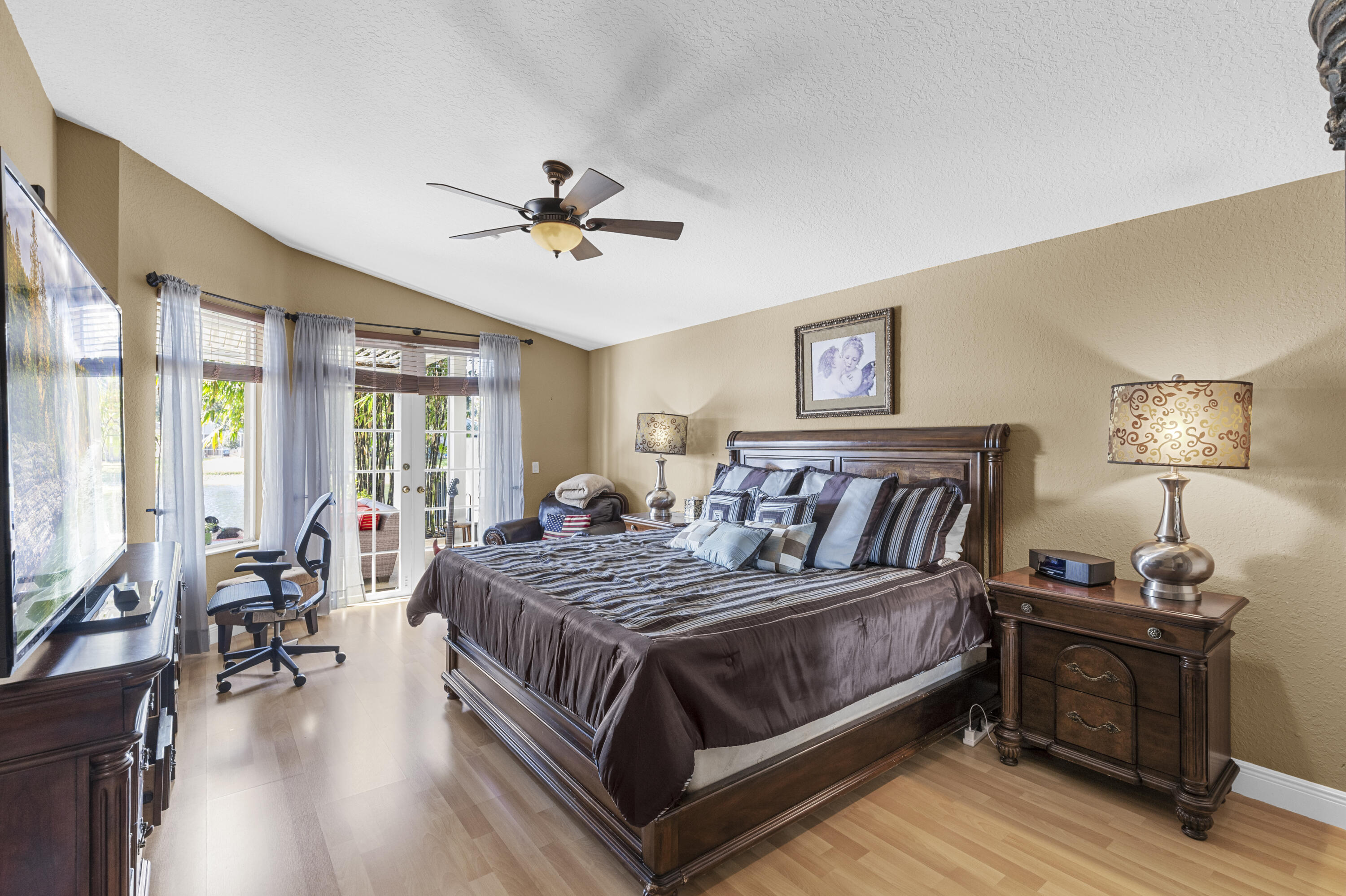 6595 Waverly Lane
