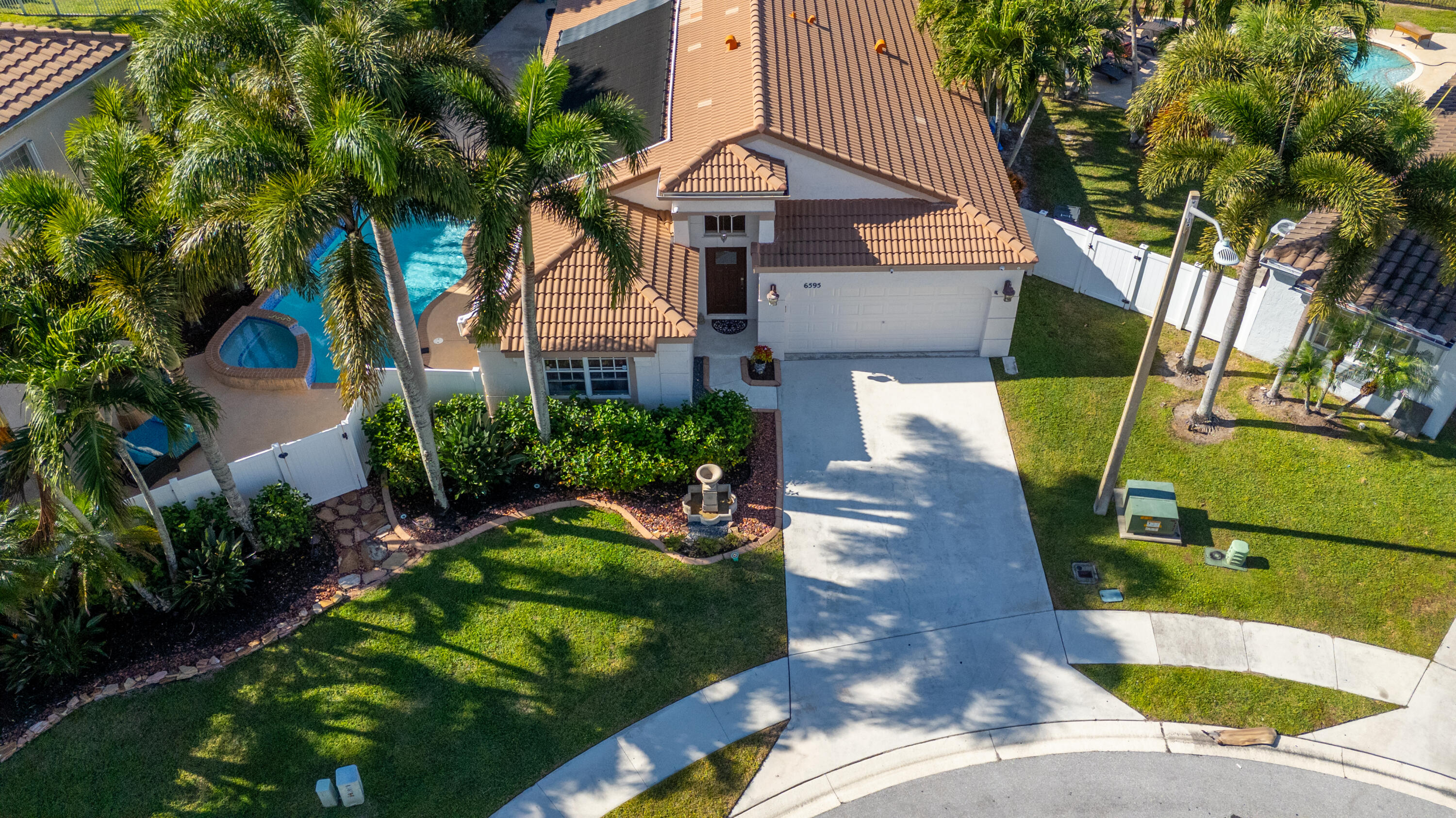 6595 Waverly Lane