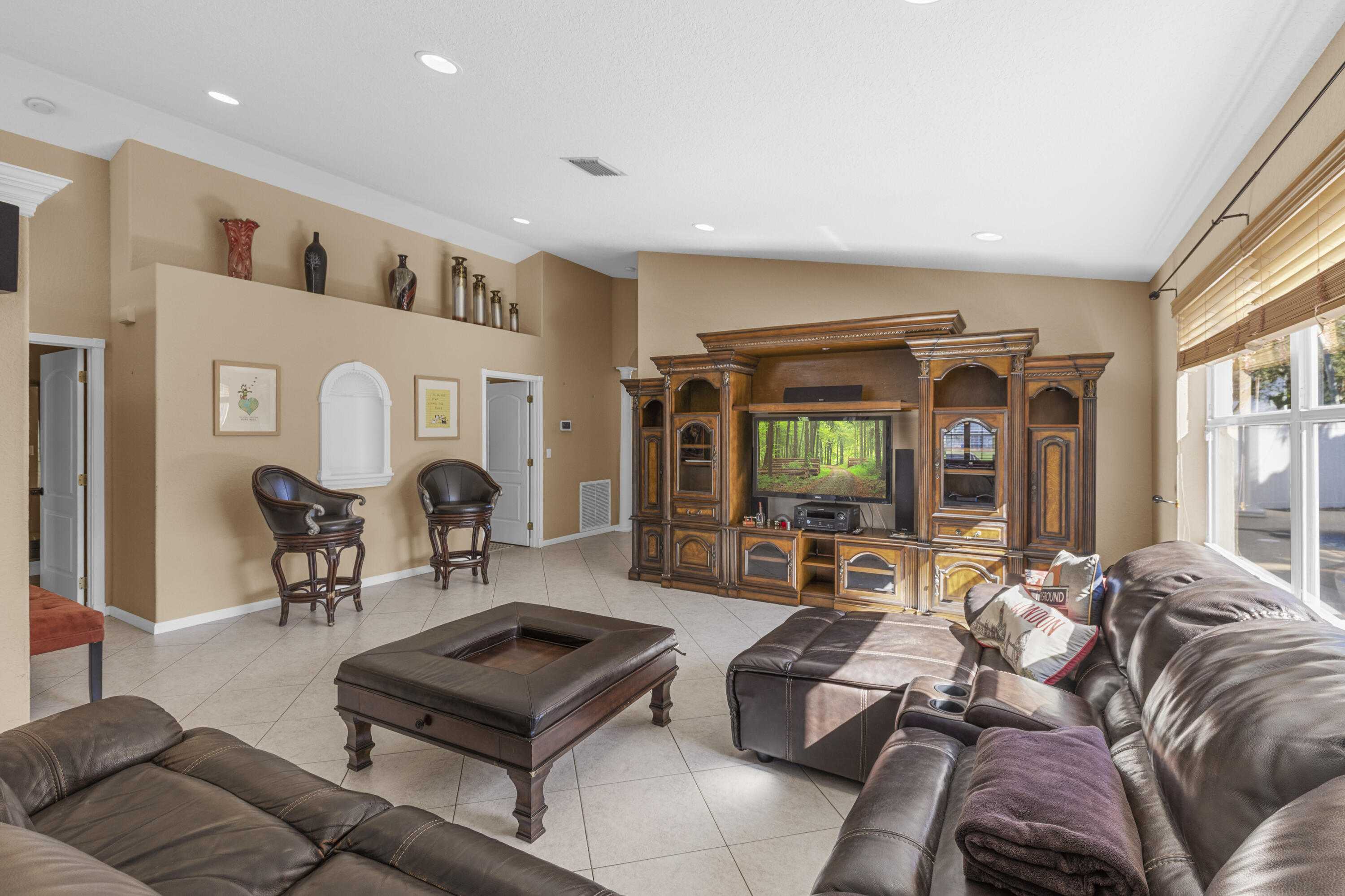 6595 Waverly Lane